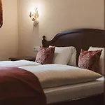 Hotel apartamentowy Ansitz Felsenheim 4*