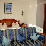 Ansitz Felsenheim Aparthotel