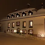 Hotel apartamentowy Ansitz Felsenheim Lermoos