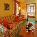 Ansitz Felsenheim Aparthotel