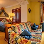 Ansitz Felsenheim Aparthotel 4*