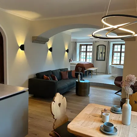 Ansitz Felsenheim Aparthotel 4*