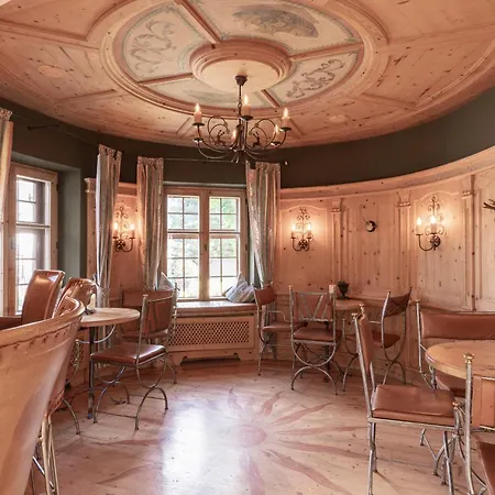 アパートホテル Ansitz Felsenheim レルモース