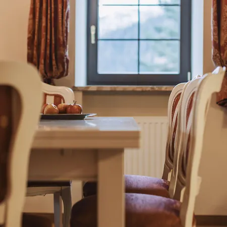 Ansitz Felsenheim レルモース