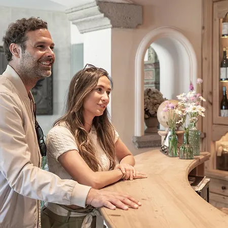 Ansitz Felsenheim Aparthotel 4*