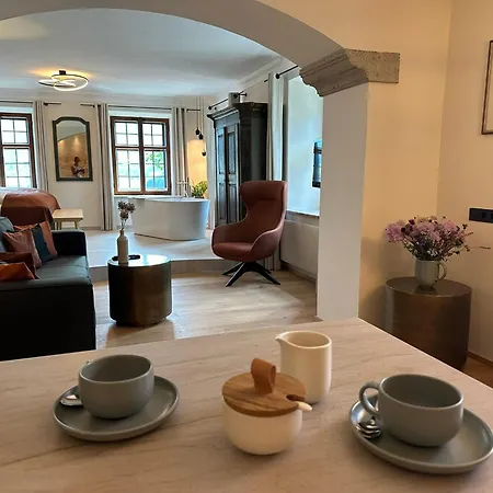 Ansitz Felsenheim Aparthotel Lermoos