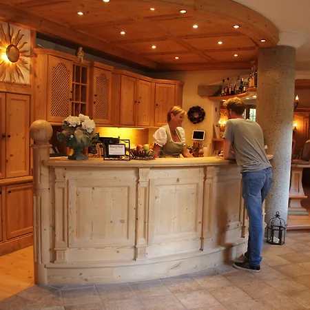 Ansitz Felsenheim Aparthotel Lermoos