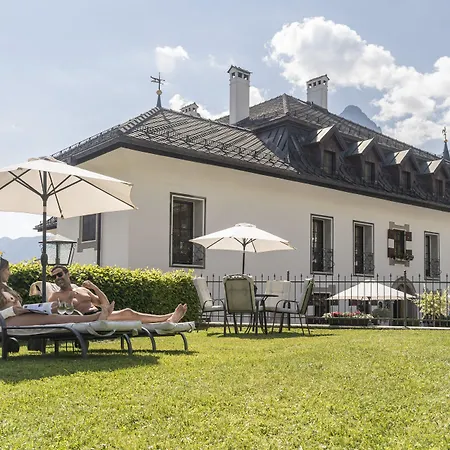 Ansitz Felsenheim Aparthotel